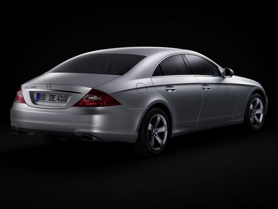  Mercedes-Benz CLS500 2004 года  (фото 8 из 30)